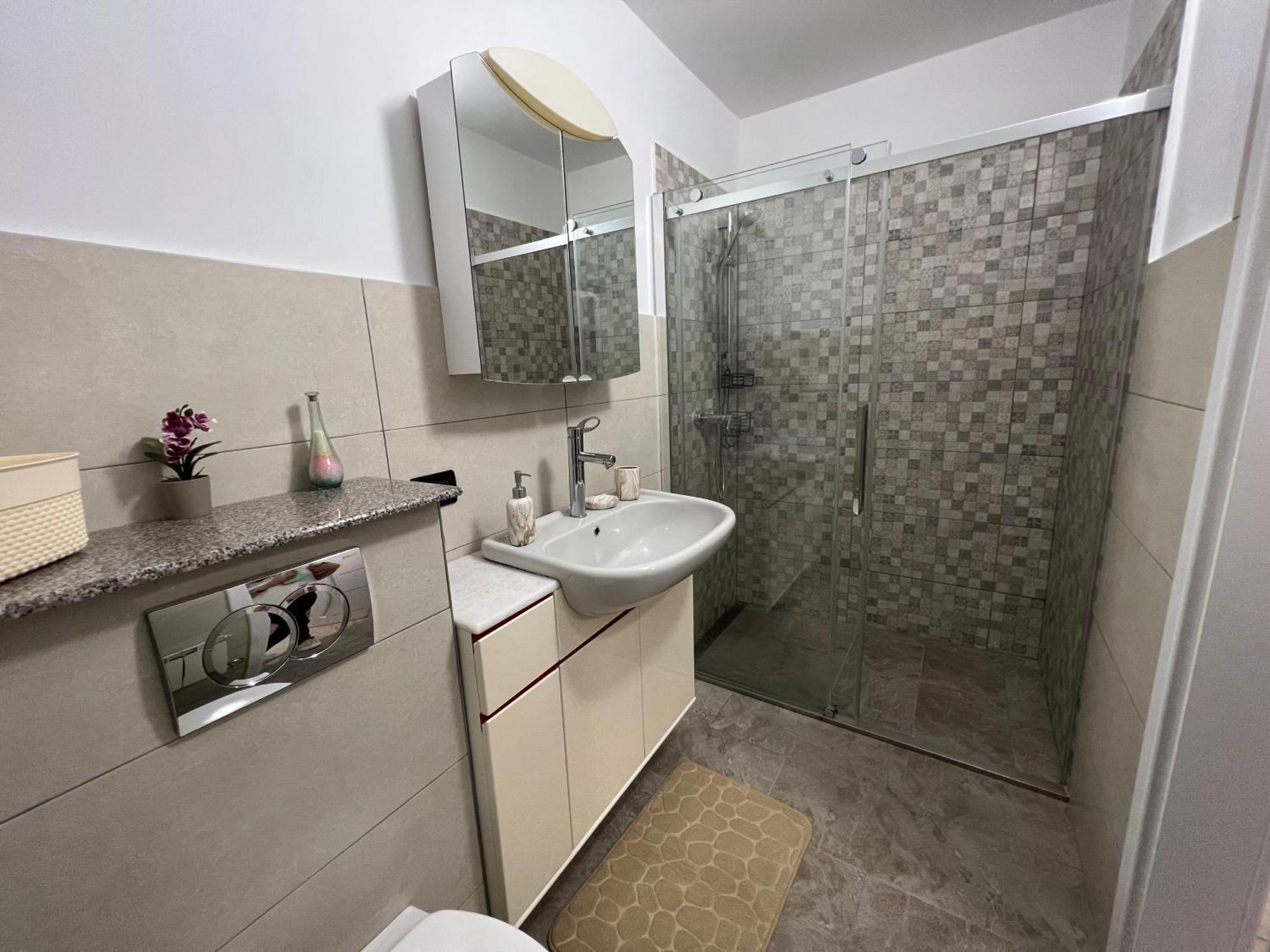 Gara Arcu Apartament Lägenhet Iasi Exteriör bild
