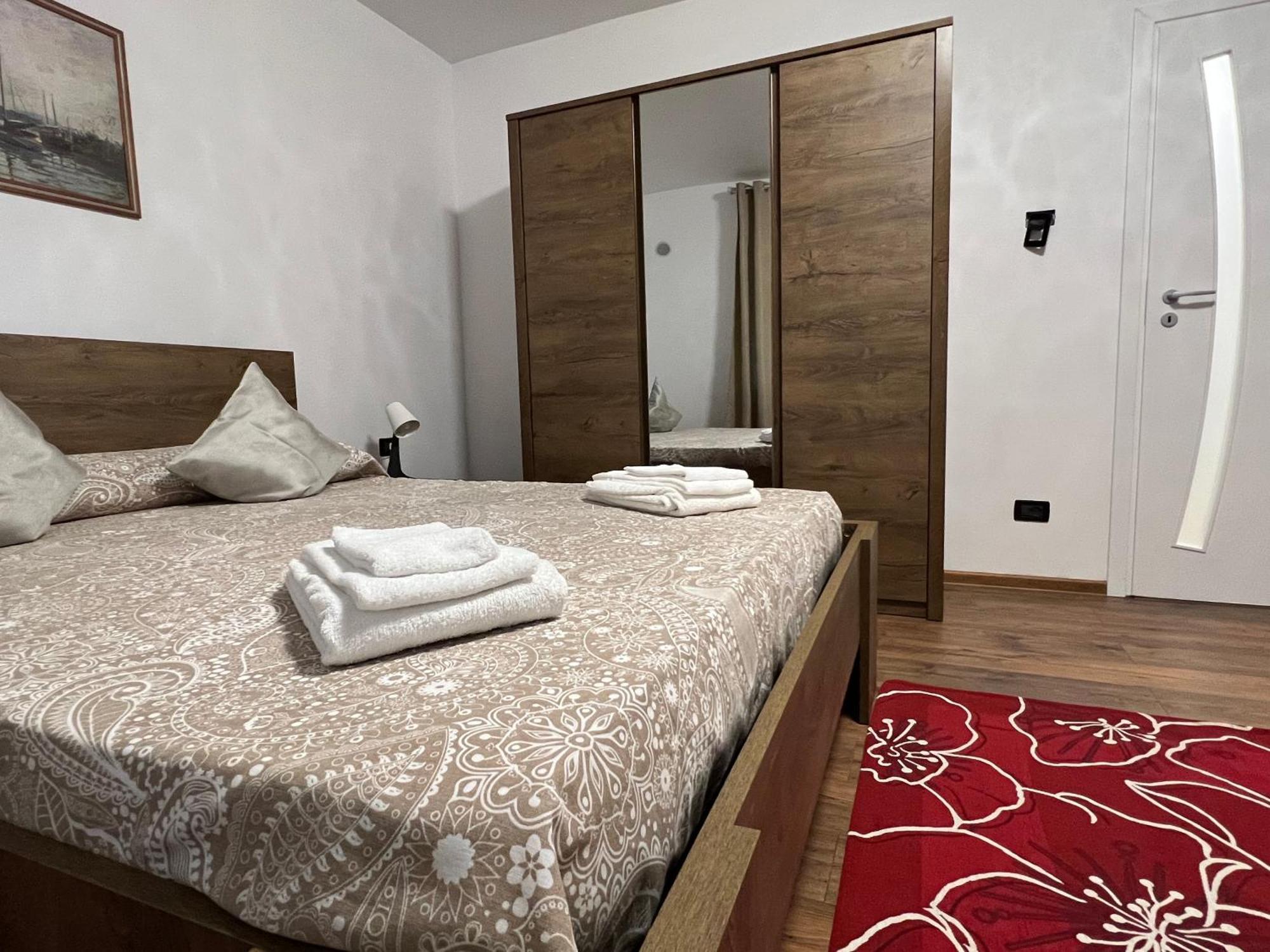 Gara Arcu Apartament Lägenhet Iasi Exteriör bild